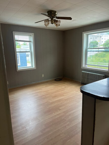 Building Photo - 583 Rockingham St
