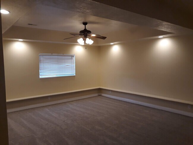 Building Photo - 2342 W 1775 N