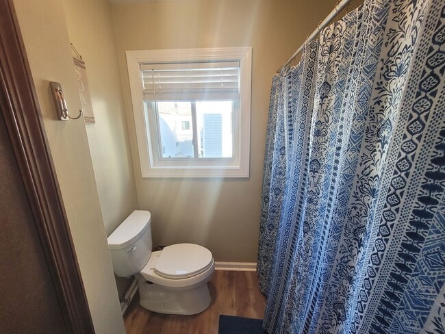 Building Photo - 2 Bedroom, 2.5 Bath Condo with with Ocean ...