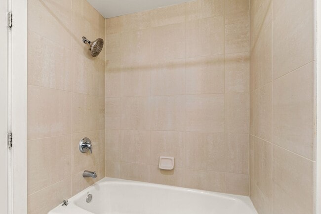 Building Photo - 585 9th St