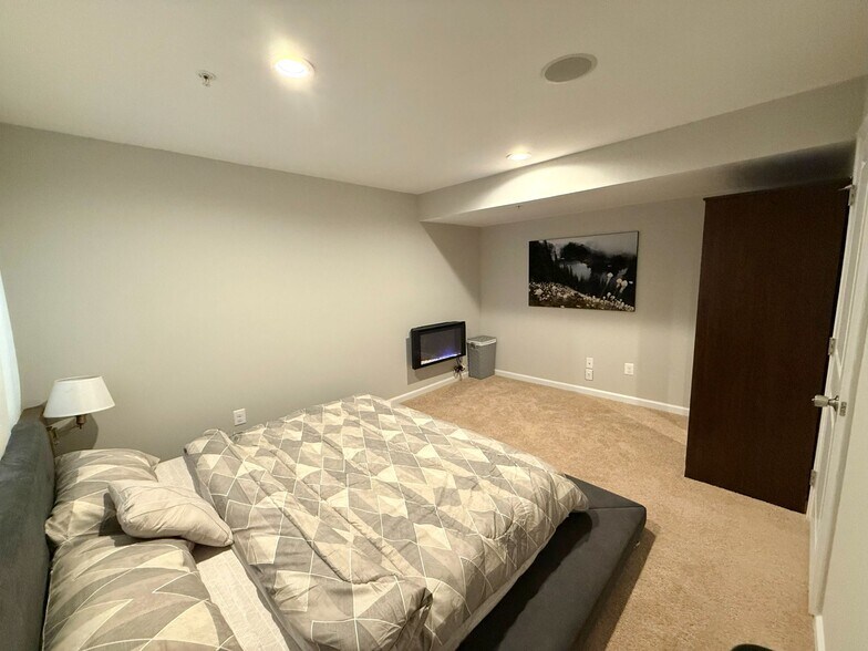 Building Photo - 1506 Mississippi Ave SE