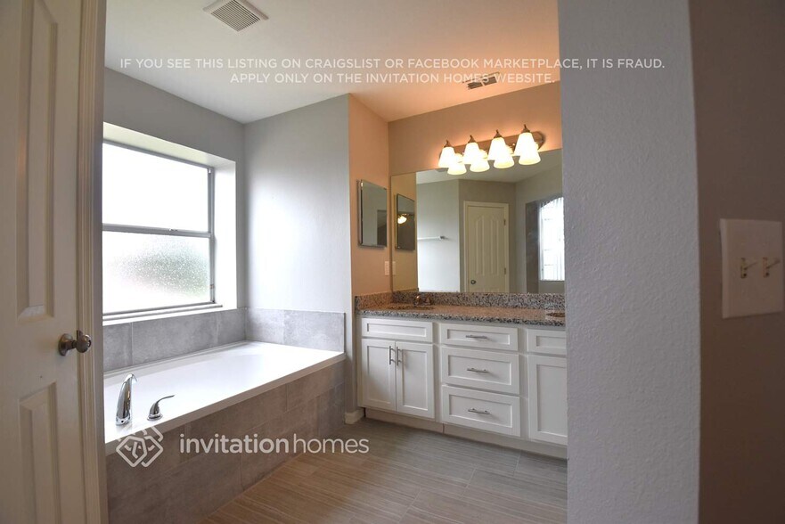 Building Photo - 1736 Scotch Pine Dr