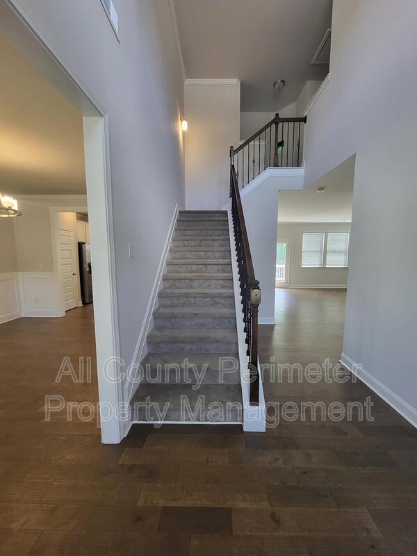 Building Photo - 5690 Deer Trail Ct