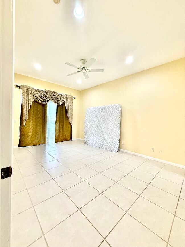 Building Photo - 408 North Key Lime Square SW