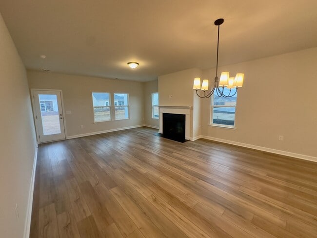Building Photo - Custom Home in Bella Vita!