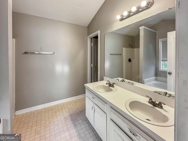 Building Photo - 11084 Knotty Pine Pl