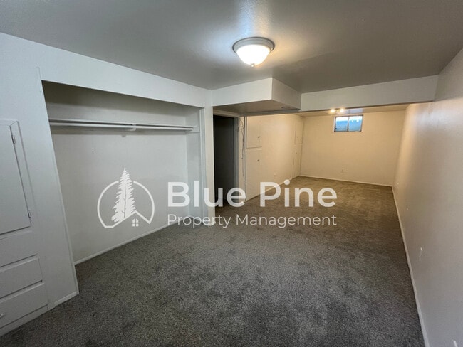 Building Photo - 5646 Eve St