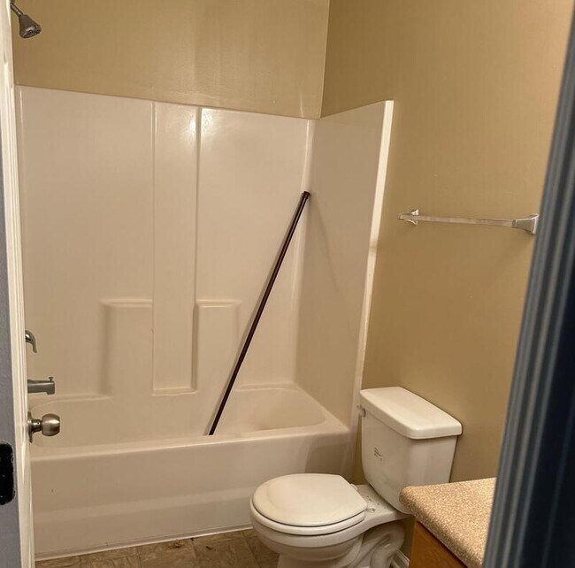 Building Photo - 1232 Topp Creek Dr