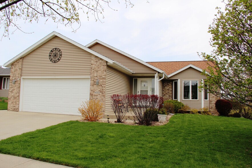 Primary Photo - 4333 10th St NW