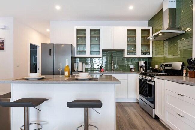 Building Photo - 3012 Steiner St