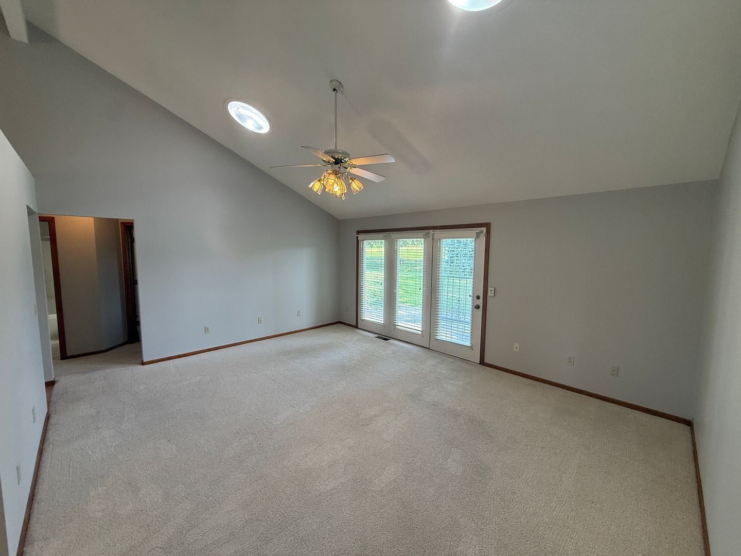 Building Photo - 5018 Goldfinch Ln