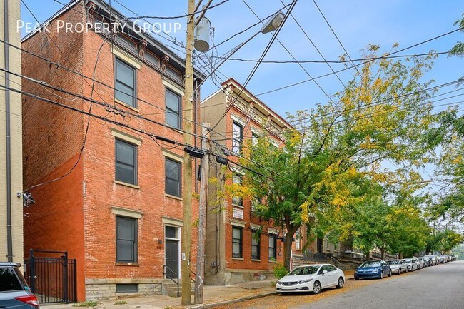 Building Photo - 518 E 13th St