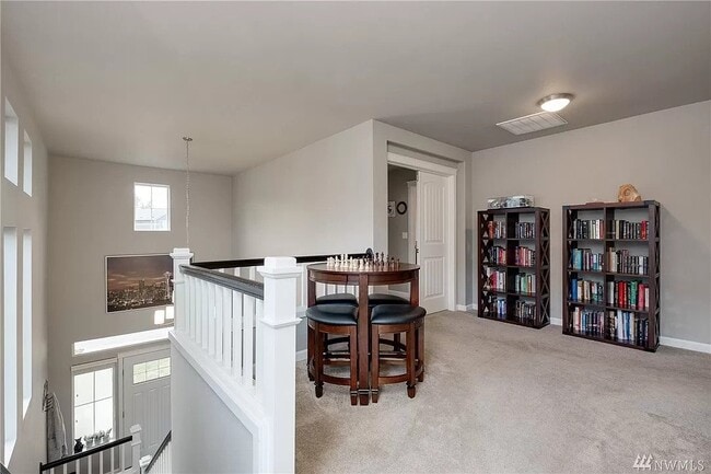 Loft - 3960 Maritime Dr SW