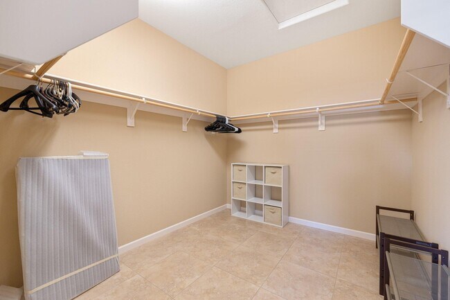 Building Photo - 73757 Picasso Dr