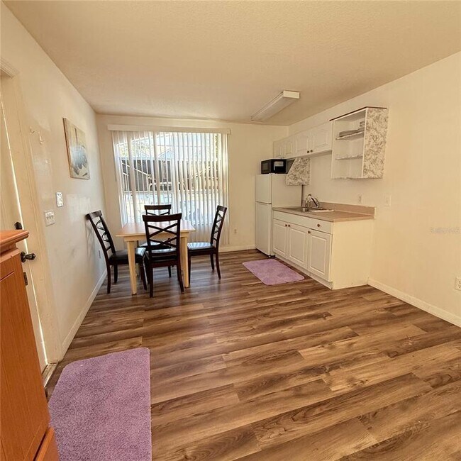 Building Photo - 801 Orchid Dr