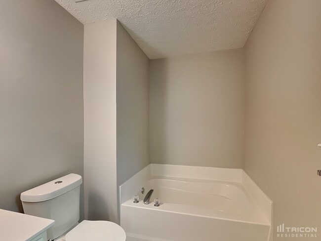 Building Photo - 105 Drury Ln