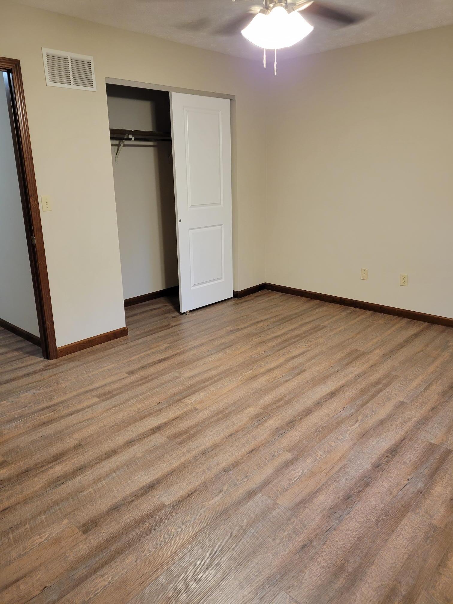 Building Photo - 32 Manor Dr