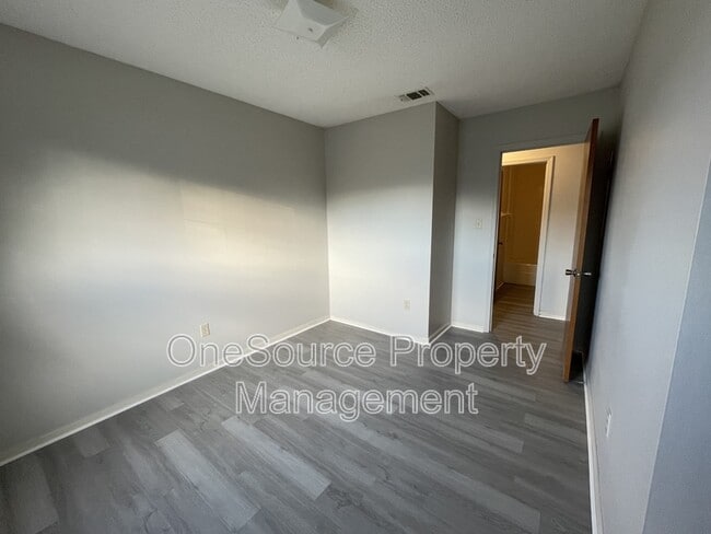 Building Photo - 123 S Ward St