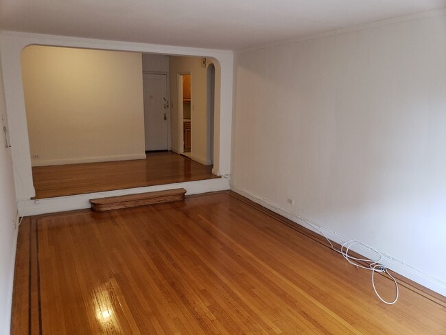 Building Photo - 69-11 Yellowstone Blvd