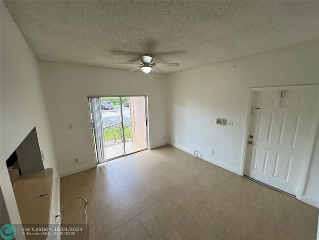 Building Photo - 840 Cypress Park Way