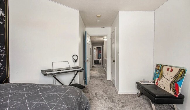 Building Photo - Charming 3-Bedroom End Unit Condo – Prime ...