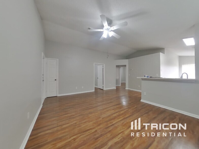 Building Photo - 3142 Boynton Dr