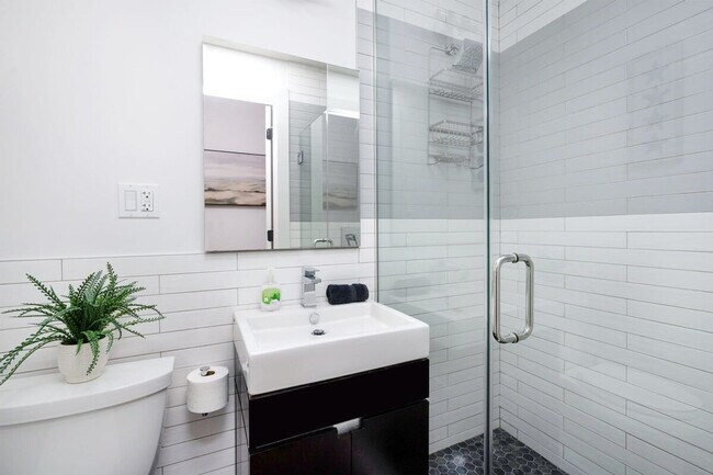 Building Photo - 411 E 68th St