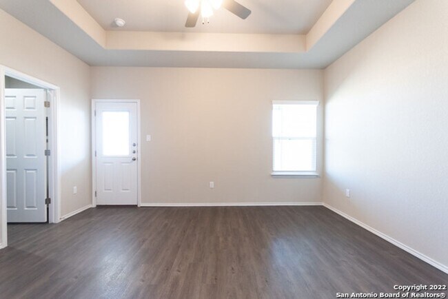 Building Photo - Luxury duplex in Seguin!