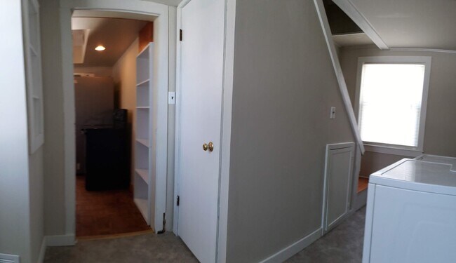 Laundry Room - 610 Walnut St