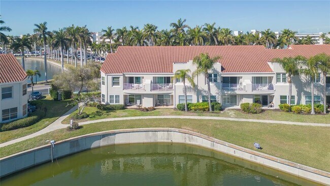 Building Photo - 6080 Bahia Del Mar Cir N