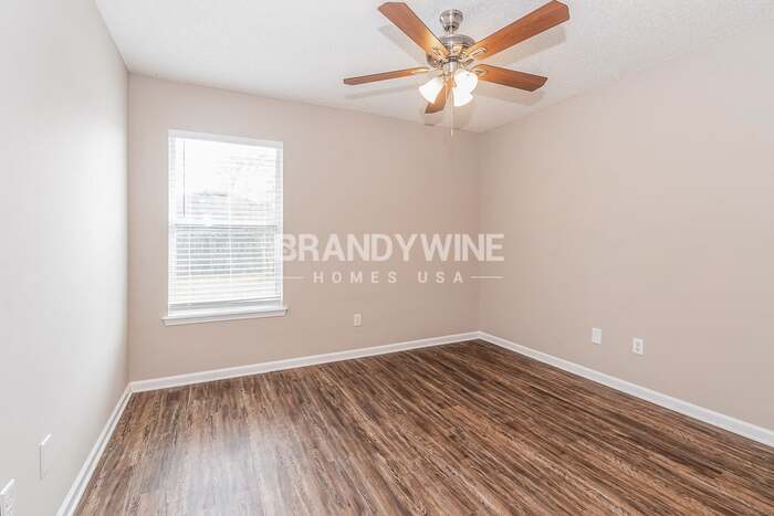 Building Photo - 11921 Dover Village Dr W