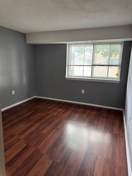 Building Photo - 11318 Cherry Hill Rd