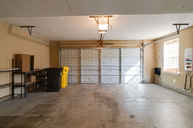 Building Photo - 1730 Bluffs Island Ct