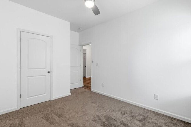 Building Photo - Experience Luxury Living in Reedy Fork