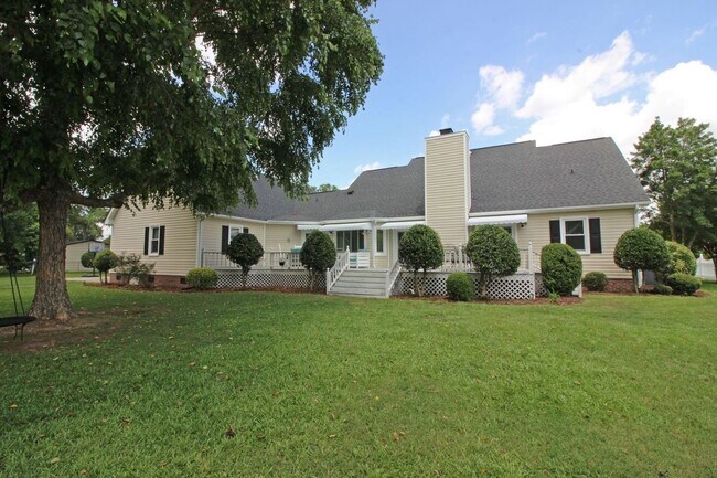 Building Photo - 103 Carolina Wren Cir