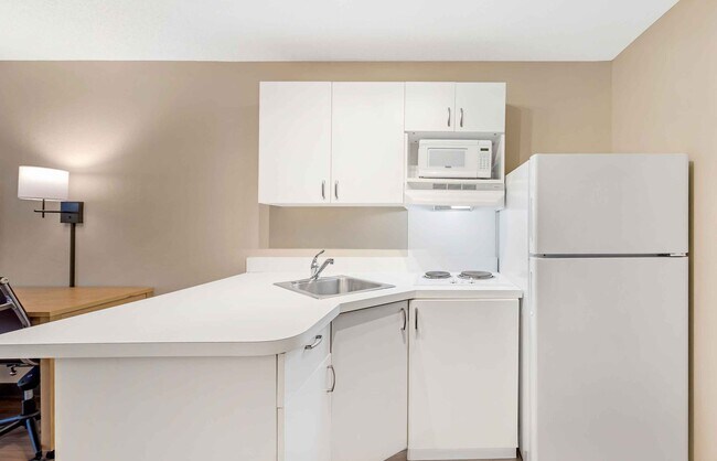 Building Photo - Furnished Studio-Asheville - Tunnel Rd.
