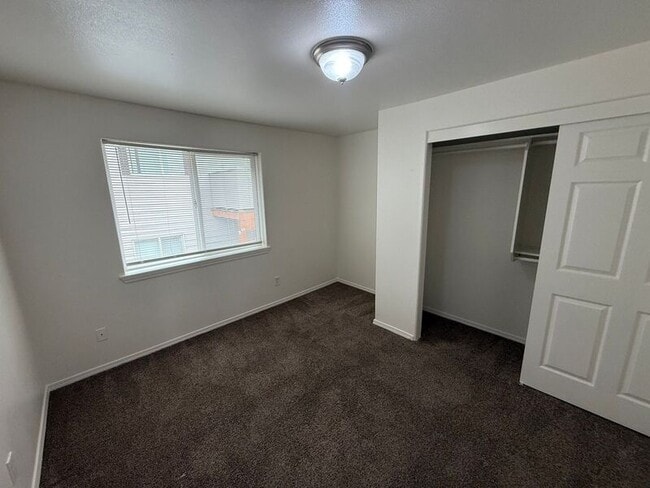 Building Photo - 4342 Ward Pl NE