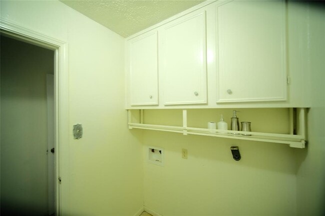 Building Photo - 12327 Bexley Dr