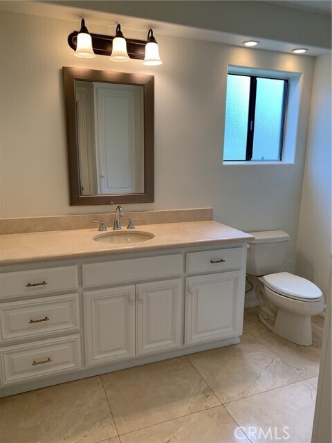 Building Photo - 27672 Paseo Violeta