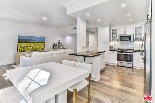 Building Photo - 4204 Flintlock Ln