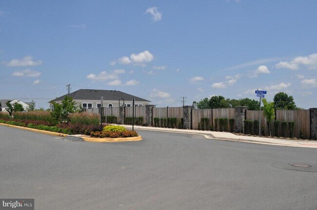 Building Photo - 43311 Novi Terrace