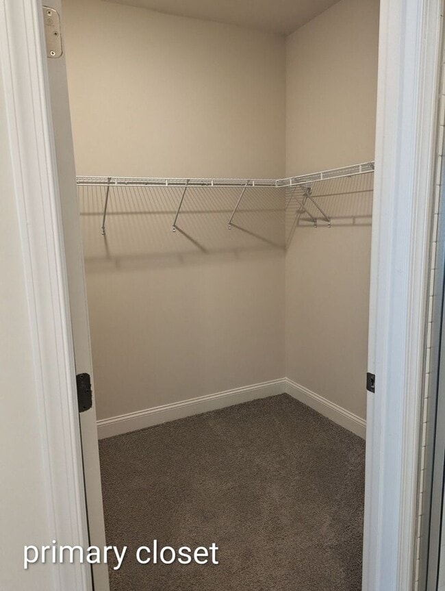 Building Photo - 15-17 Florence Sarah Ln