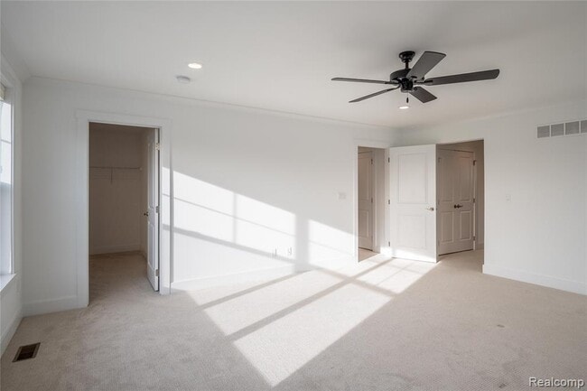 Building Photo - 5556 Hobart Ct