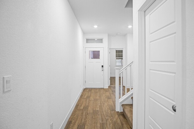 Building Photo - 2455 Explorador Dr