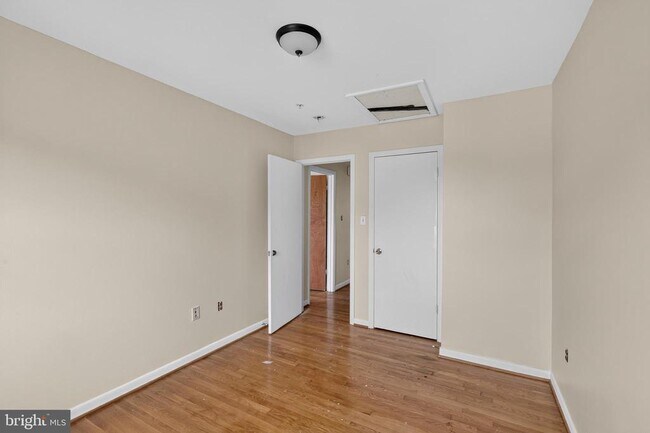 Building Photo - 2931 Sunset Ln