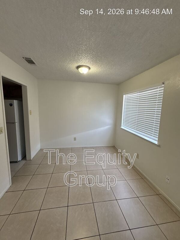 Building Photo - 3525 S County Center Dr