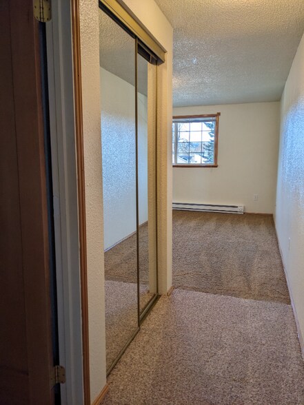 Building Photo - 1017 13th St Ct NW