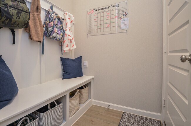 Building Photo - 30247 Gold Finch Pl