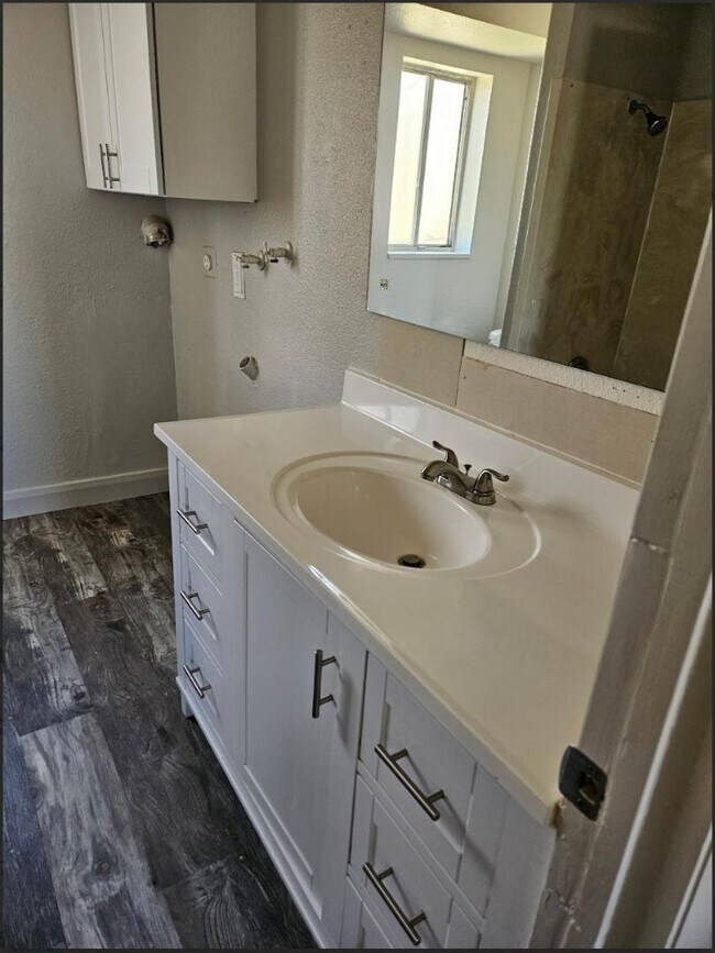 Building Photo - 50 S 200 W