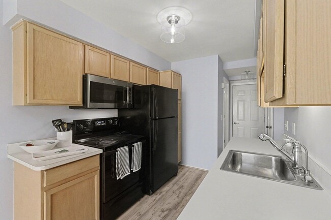 Building Photo - 3036 Forest Creek Ct